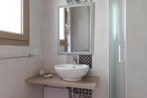 Et badeværelse på Mediterraneo + 15 billeder