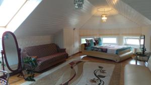 En eller flere senger på et rom på U Viktora Guest House