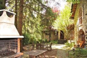 A garden outside Camping Abadesses