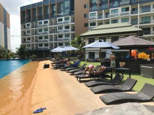 Bazén v ubytování Laguna Beach Resort 2 Jomtien Beach nebo v jeho okolí