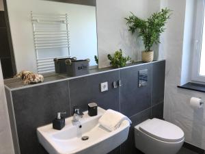 Ένα μπάνιο στο VILLA RELAX +44 φωτογραφίες