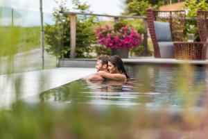 Majutusasutuse Hotel Hirzer 2781 külastajad