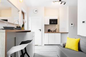 Kuchyňa alebo kuchynka v ubytovaní Apartments Warsaw Pawia by Noclegi Renters
