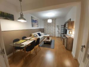 Nhà bếp/bếp nhỏ tại Apartamentos Puerta de Nájera