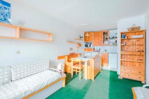 Kuchyň nebo kuchyňský kout v ubytování Residences Quartier Falaise - maeva Home