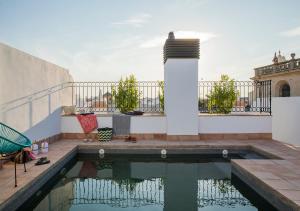 Gallery image of Feria Pool & Luxury in Seville