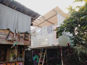 Το κτήριο όπου στεγάζεται  το hostel
