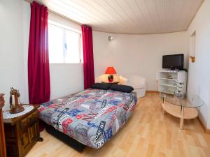 Posteľ alebo postele v izbe v ubytovaní Apartment La Marina by Interhome