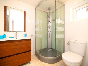 Kúpeľňa v ubytovaní Apartment La Marina by Interhome