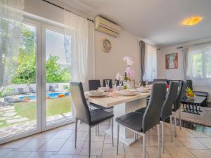 Fotografie z fotogalerie ubytování Holiday Home Ivona by Interhome v destinaci Drivenik