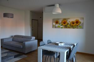 Χώρος καθιστικού στο Apt. Acacia - Zona Ospedale Sant'Orsola e Fiera