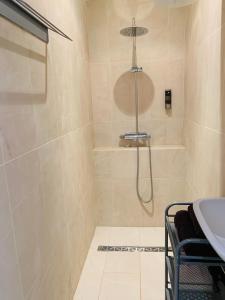 Et badeværelse på Montclar Studio + 24 billeder