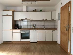 Kitchen o kitchenette sa Ferienhof Hanssler