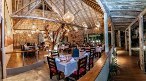 Un restaurant sau alt loc unde se poate mânca la Gooderson DumaZulu Lodge