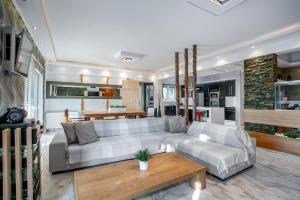 A seating area at Spa Villa34 Family resort Renew, Relax, Revitalise