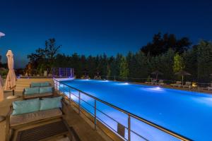 Bazén v ubytování Ariti Grand Hotel nebo v jeho okolí