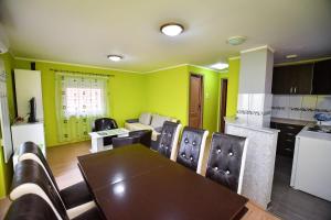 Kuchyň nebo kuchyňský kout v ubytování Apartman Stevanovic