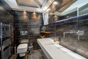A bathroom at Spa Villa34 Family resort Renew, Relax, Revitalise