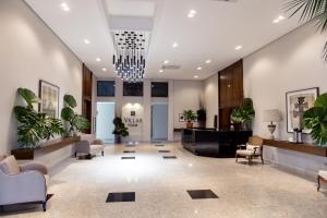 The lobby or reception area at Villas Hotel
