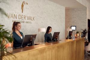 Ο χώρος του λόμπι ή της ρεσεψιόν στο Van der Valk Hotel Amsterdam - Amstel