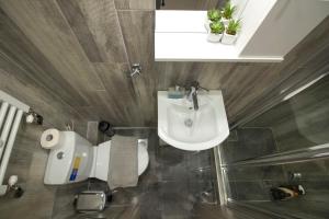 Kúpeľňa v ubytovaní FLOW - White Tower Two Bedroom Suite