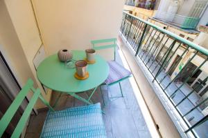 Balkón nebo terasa v ubytování FLOW - White Tower Two Bedroom Suite