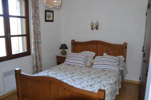 Ένα ή περισσότερα κρεβάτια σε δωμάτιο στο Les Vallons Holiday Home +24 φωτογραφίες
