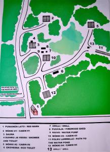 eine Karte eines Parks mit Gebäuden darauf in der Unterkunft Hevossilta in Forssa