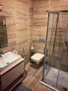 A bathroom at Moment Apartments