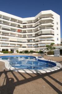 Der Swimmingpool an oder in der Nähe von APARTAMENTO EN EL MEDANO - ESTRELLA DEL MAR