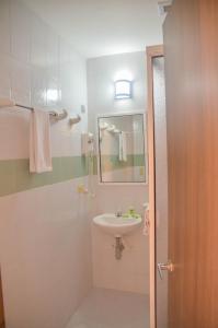 Et badeværelse på Hotel Portobelo Convention Center