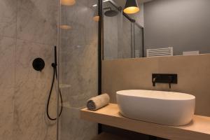 A bathroom at Domus Alberico