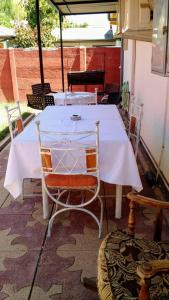 Ein Restaurant oder anderes Speiselokal in der Unterkunft Hostal Casa Blanca 