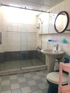 Bilik mandi di Frank B&B