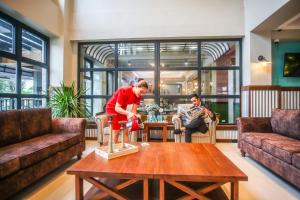 Posezení v ubytování Royale Parc Hotel Tagaytay