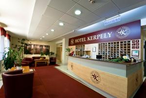 Vstupní hala nebo recepce v ubytování Hotel Kerpely