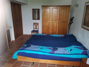 Postel nebo postele na pokoji v ubytování Cornillon - Oase in Südfrankreich