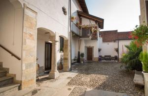 Photo de la galerie de l'établissement Loft & Espace Maison 1706 Lago Orta, à Borgomanero