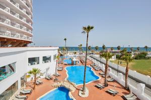 Bazén v ubytovaní Ibersol Torremolinos Beach alebo v jeho blízkosti