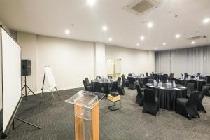 Zona business o sala conferenze di Hotel Citradream Bintaro