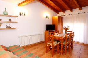 Televízia a/alebo spoločenská miestnosť v ubytovaní Casa Enpiera III - Turistrat