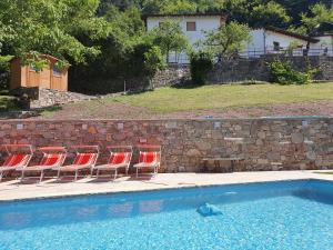 Bazén v ubytovaní B&B La Bredia alebo v jeho blízkosti