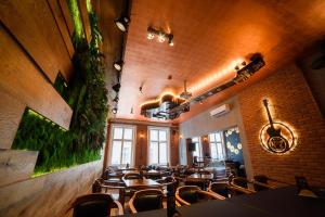 Reštaurácia alebo iné gastronomické zariadenie v ubytovaní Lord Jack Apartments