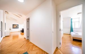 Fotografia z galérie ubytovania Luxurious Woodrow Wilson apt in Prague centre v Prahe