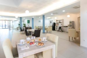 Imagen de la galería de Zenao Albi - Résidence Stella, en Albi 41 fotos más