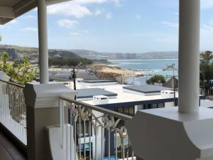 En balkon eller terrasse på Authentic Mossel Bay