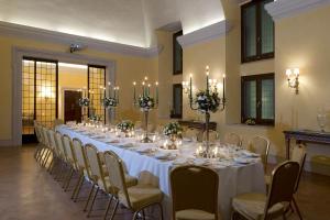 Restoran või mõni muu söögikoht majutusasutuses Palazzo Cardinal Cesi