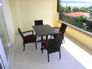 Balkón alebo terasa v ubytovaní Apartmani Krajinovic