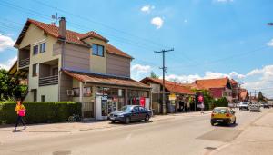 Η γειτονιά γύρω από ή μία γειτονιά κοντά σε αυτό το δωμάτιο σε οικογενειακή κατοικία