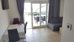 Posedenie v ubytovaní Apartmani Krajinovic